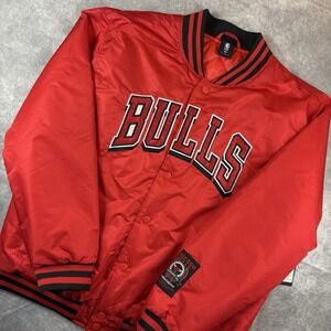 Chicago Bulls Varsity Jacket Men's XL Red Button‎ Snap Bomber NBA NEW